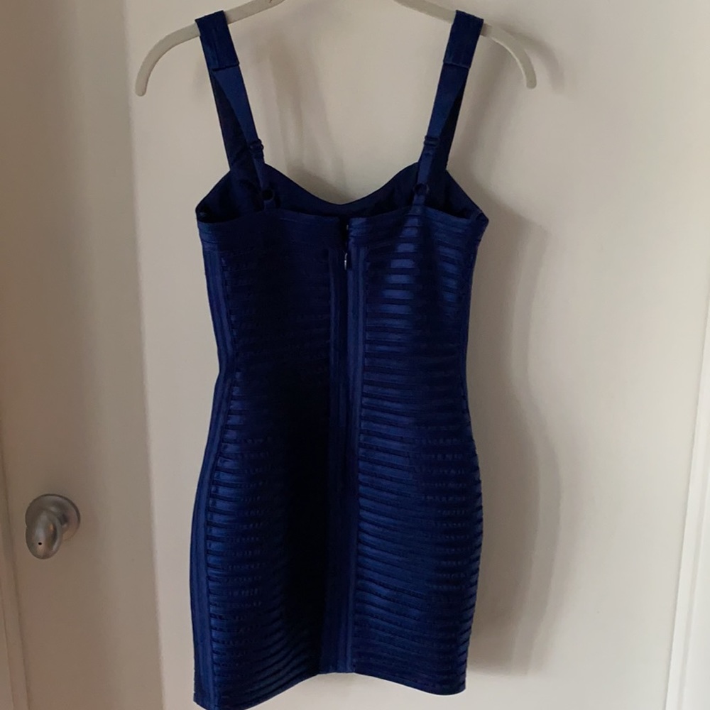 BCBGMAXAZRIA RIVAS COCKTAIL DRESS - Picture 4 of 5